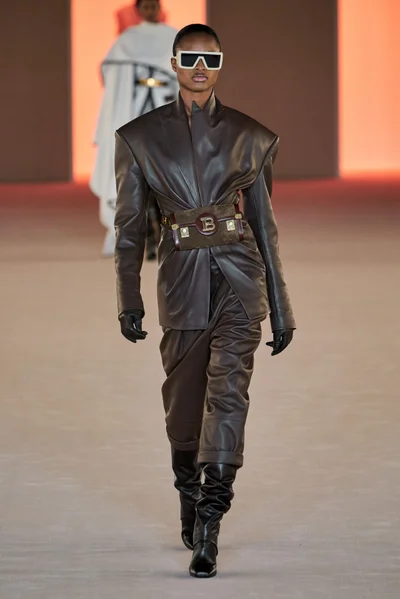 Look 9
